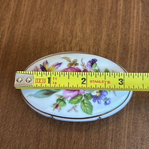 Vintage Rare Limoges  floral porcelain trinket box - Picture 6 of 7